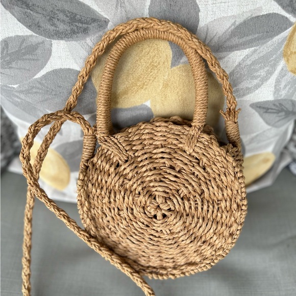 ROUND WOVEN PURSE - Picture 3 of 13